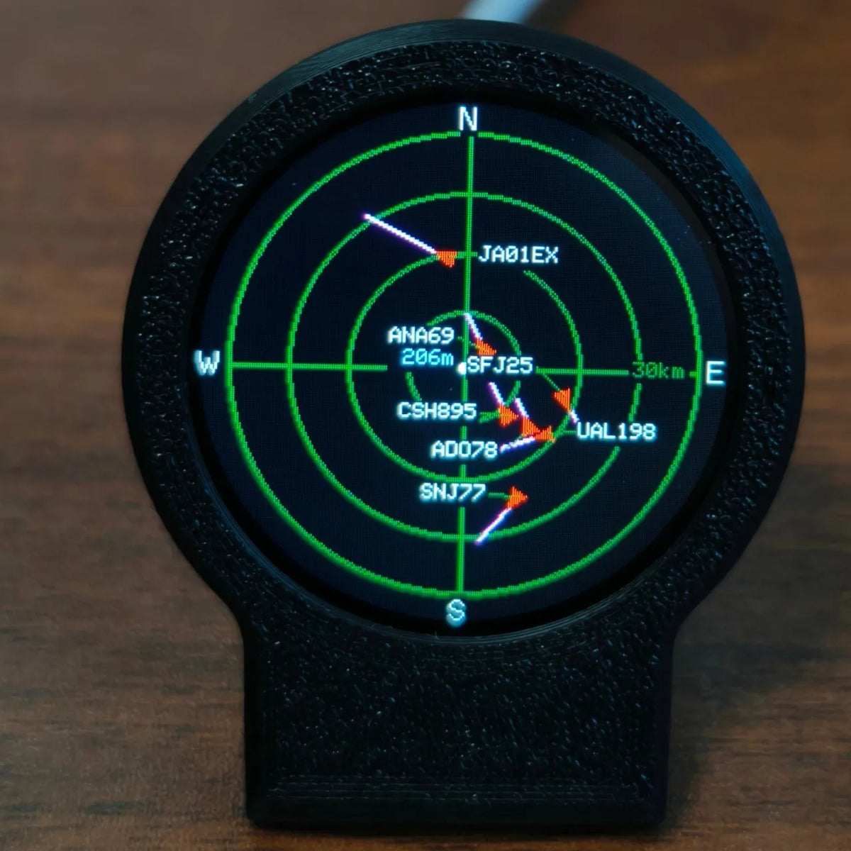 USB-C Deskradar, Live ADS-B Flight Tracker Gadget with Sonar Grid Screen With 3D Printed Case Aviation Desk Decor